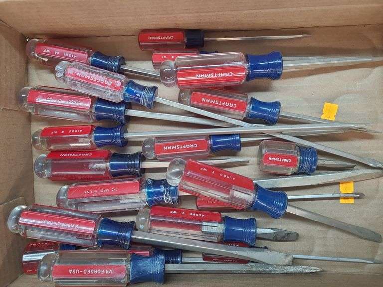 1 box of 20 various sized craftsman flat head screw drivers image