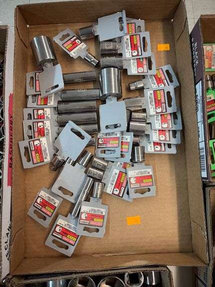 Flat of various size sockets image