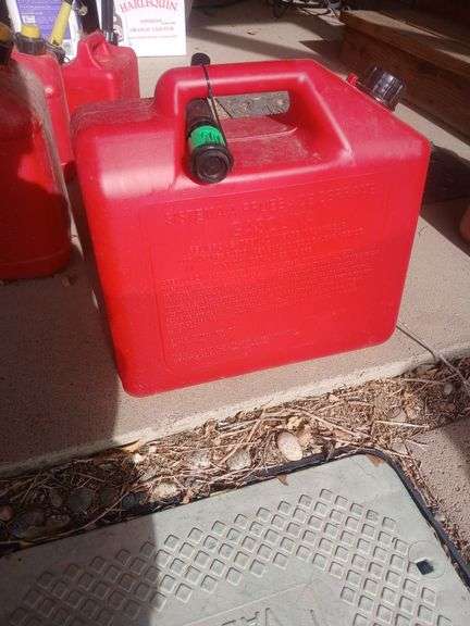 5 gallon gas can. image