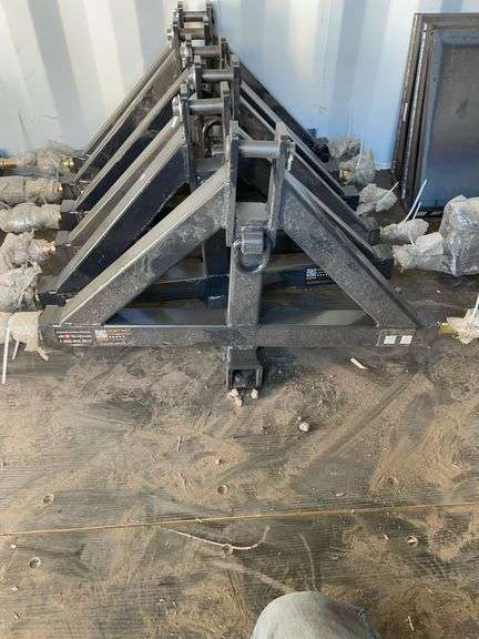 New wolverine three-point receiver hitch attachment. Model TQH2602C. image