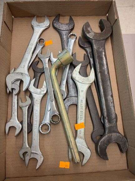 Flat of wrenches image