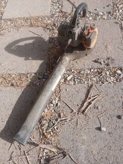 Craftsman gas leaf blower. image