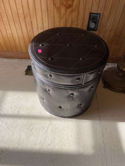 Vinyl footstool and blanket image