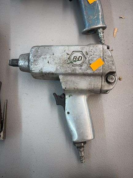 Black & Decker 1/2" air impact image