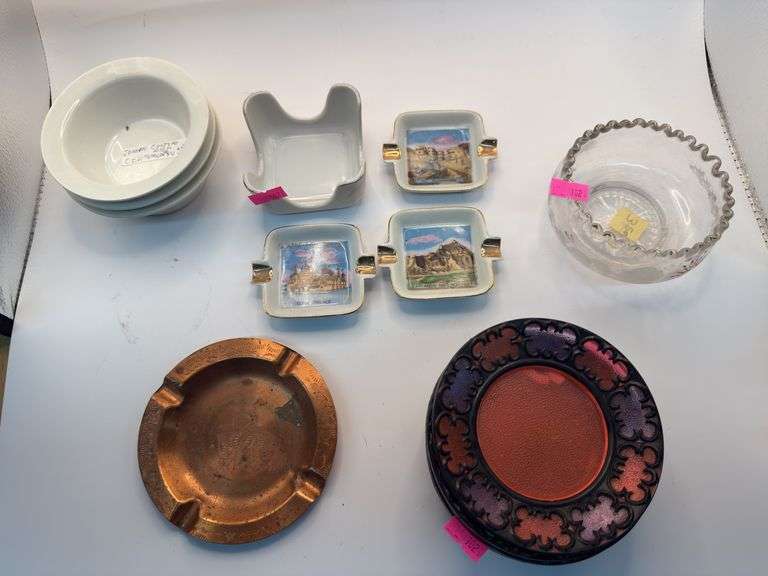 Porcelain custard dishes/ ash trays image