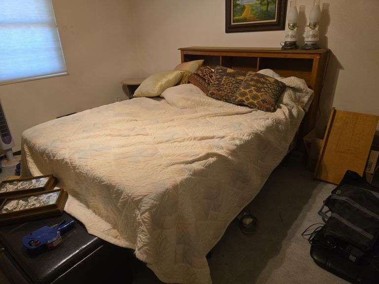 2 Piece Full Oak Bed Set w/ Bedding image