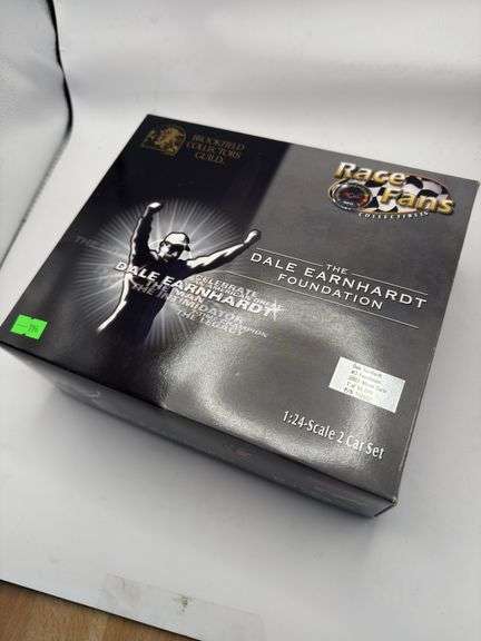 Race Fans Collectables 1/24th Scale 2 Car Set NIB image