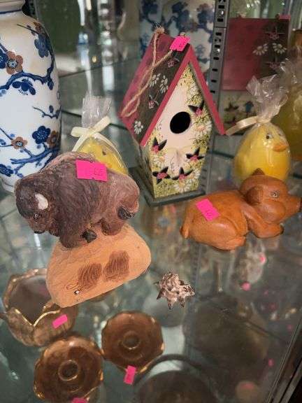 Miscellaneous figurines image