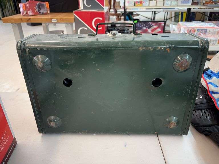 Coleman 425 F camping stove image