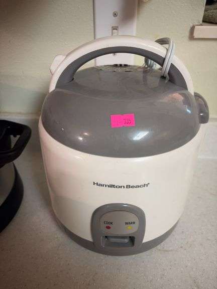 Coffee grinder and Hamilton beach crock pot. image