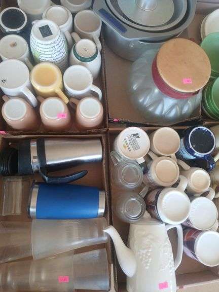 6 flats of cups image