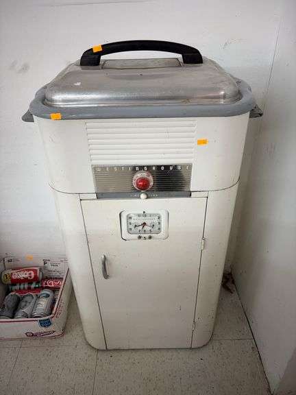 Westinghouse electric roaster oven with a bottom cabinet image