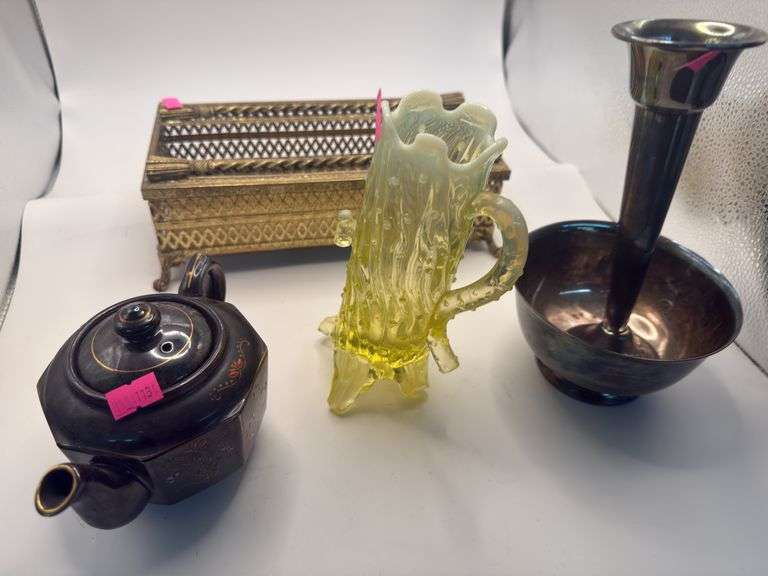 Assorted antiques image