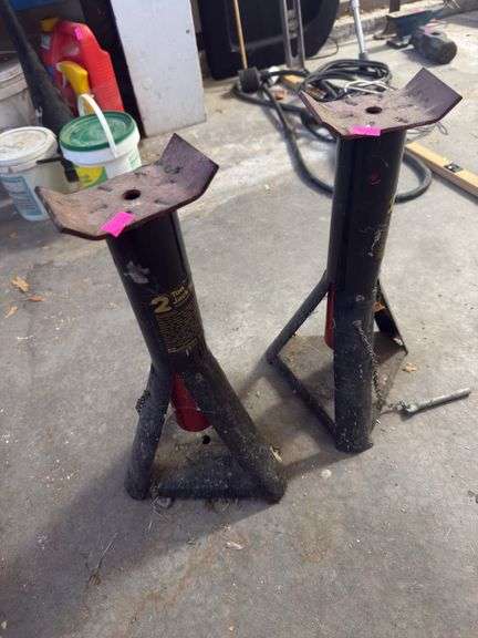 Black Jack stands image