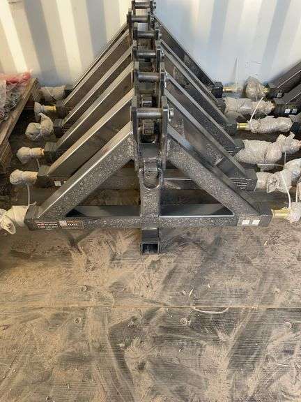 New wolverine three-point receiver hitch attachment. Model TQH2602C. image