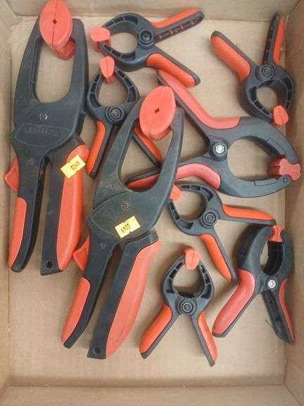 Craftman x6 medium clamps. X3 large clamps. image