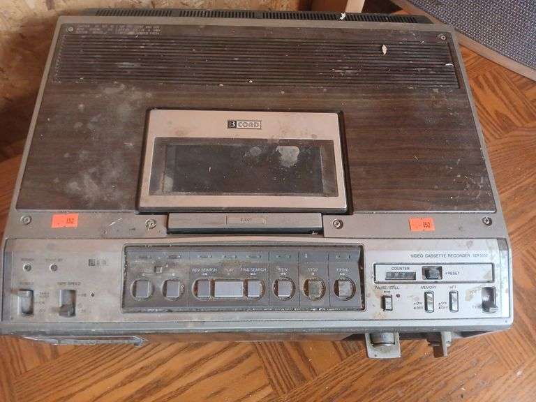 Sanyo caset player. image