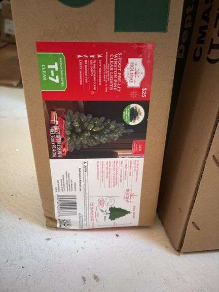 3 foot pre-lite Winston pine tree image