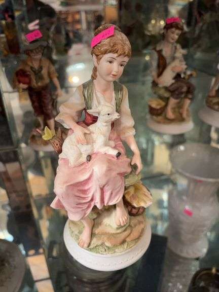 porcelain figurine image