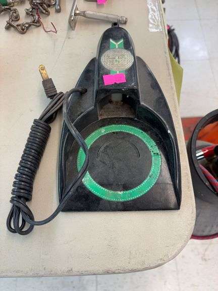 Green Arrow Electric Putting Cup image