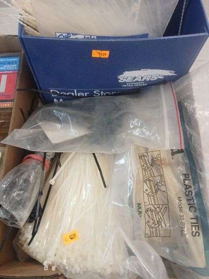 Flat of zip ties. Random sizes. image