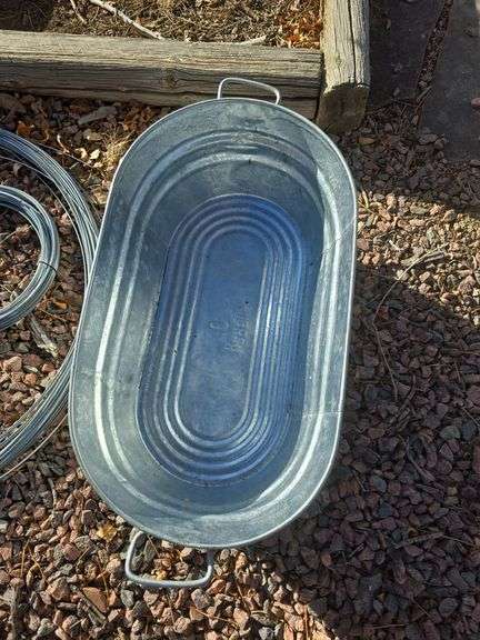 5 gal oval metal bucket image