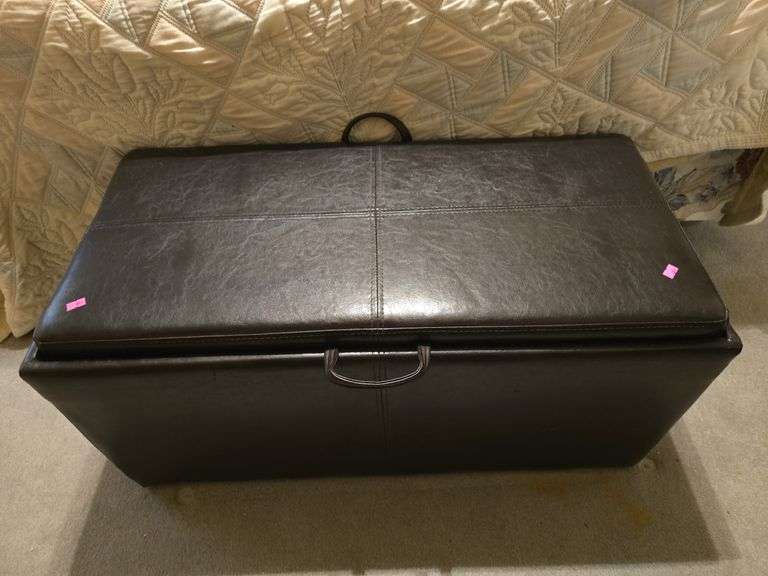 Bed End Trunk/ Bench image