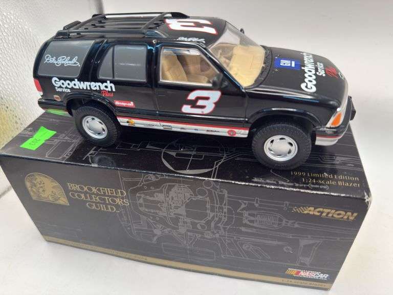 Brookfield Collectors Guild Dale Earnhardt/ GM Goodwrench Service Plus Blazer image