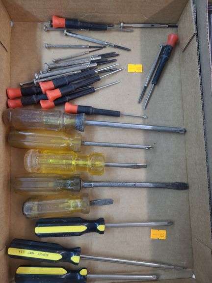 box of mixed Phillips and flathead screwdrivers image