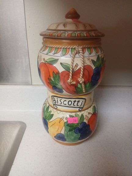 Cookie jar. image