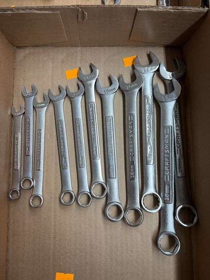 Flat of wrenches sizes in description image