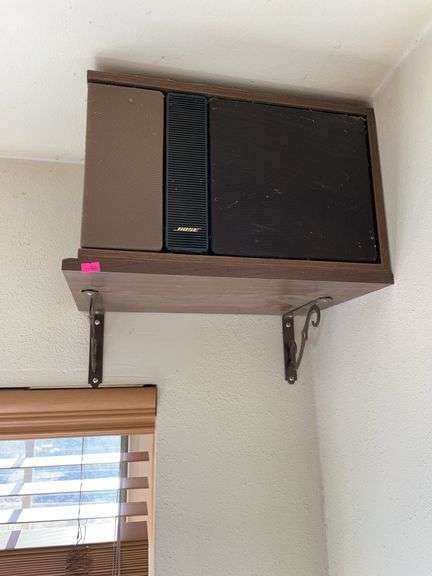 Bose bookshelf speakers image