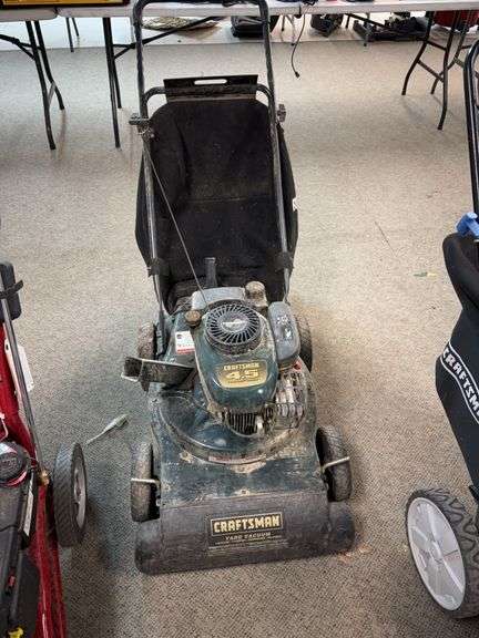 Craftsman 4.5 HP yard vacuum, chipper, shredder, blower and extra grass bag image