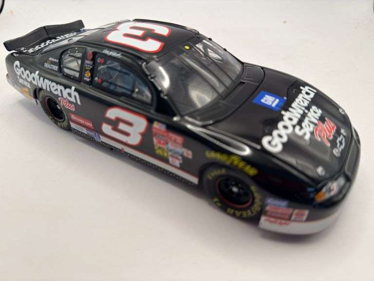 Dale Earnhardt #3 2001 Goodwrench Race Fans 1:24 Stock Car – New in Box image