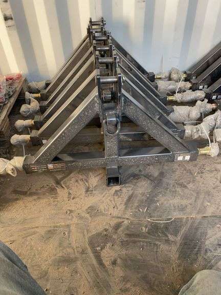 New wolverine three-point receiver hitch attachment. Model TQH2602C. image