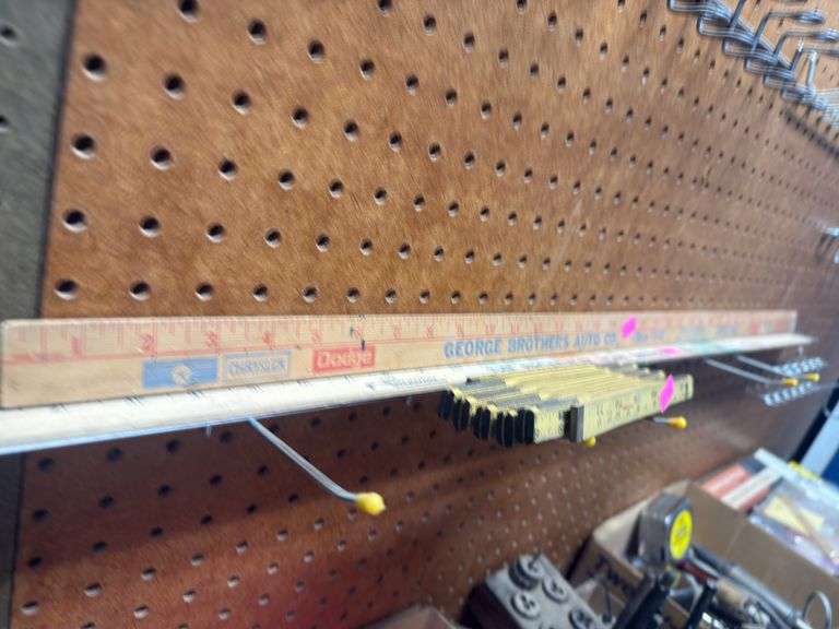 Yard sticks and rulers image