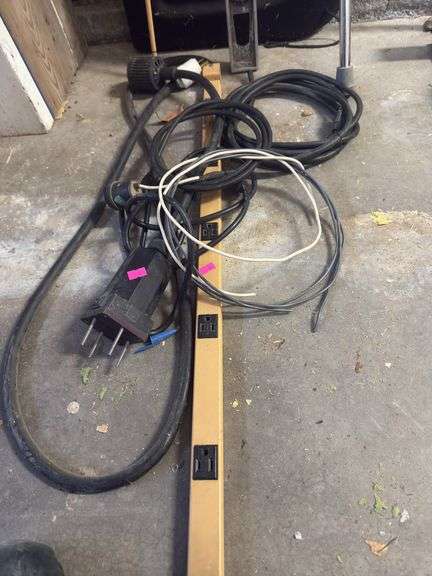 Construction level, Kane, extension cords, power strip image