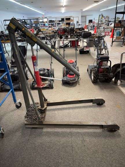 Napa Fleet hydraulic engine hoist image