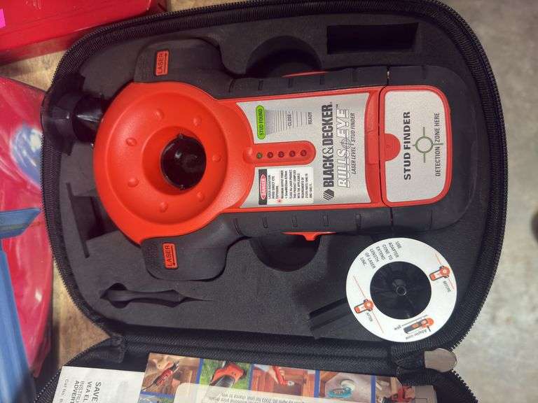 Black & Decker bull’s-eye laser level stud finder image