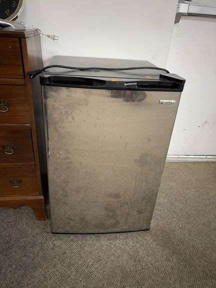 Kenmore mini fridge image