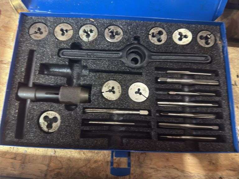 Tap and die set image