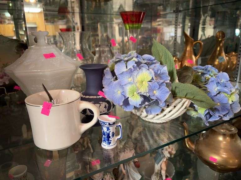 Various glass pieces image