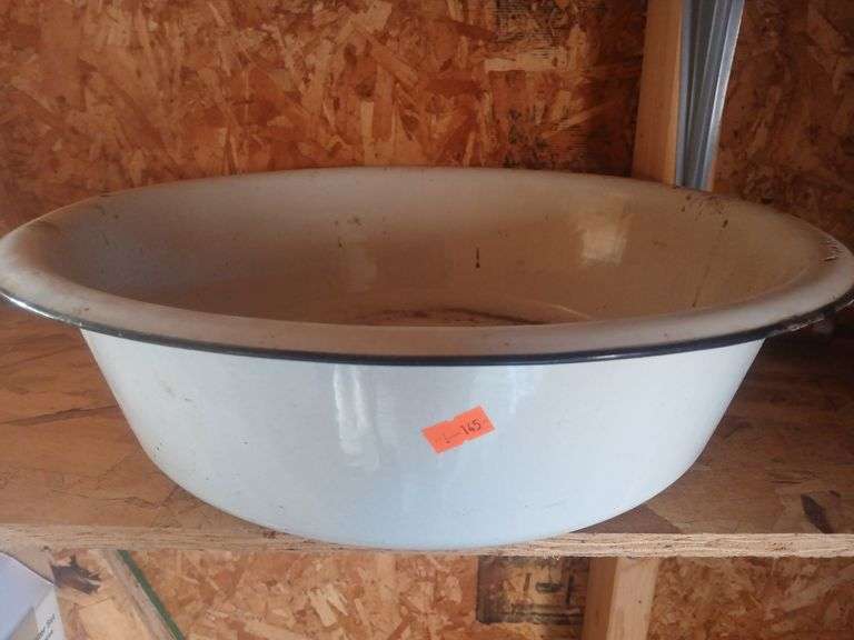 Enamel Metal bowl. image