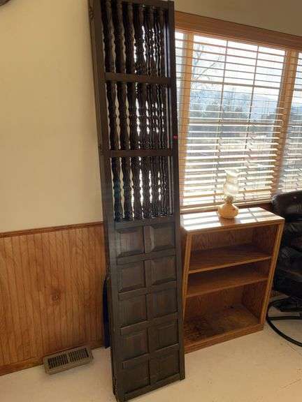 Trifold wooden door image