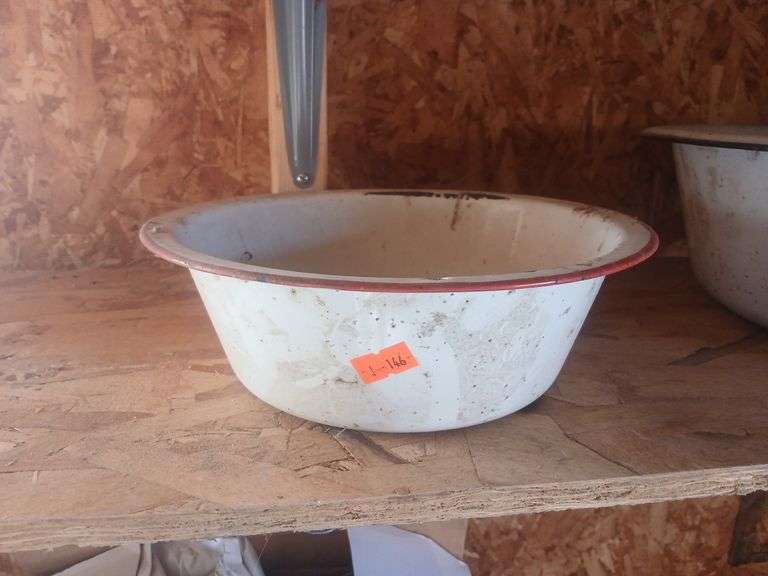 Enamel Metal bowl. image