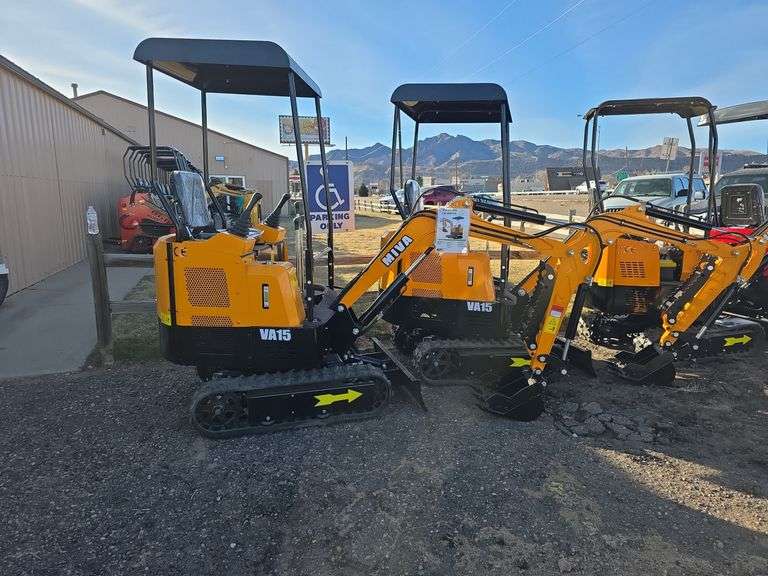 Miva VA15 mini Excavator image