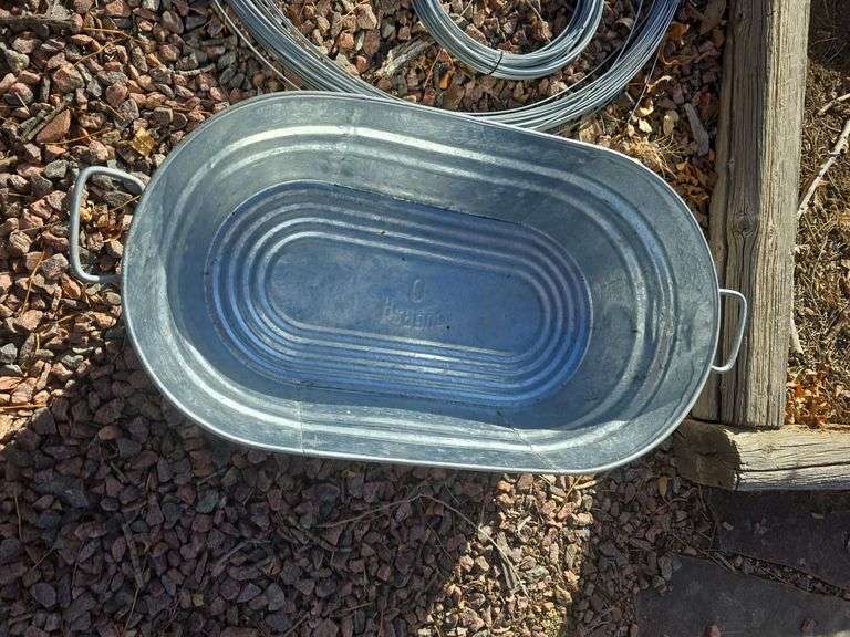 5 gal oval metal bucket image