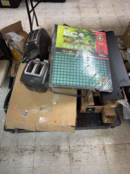 Miscellaneous salvage pallet image