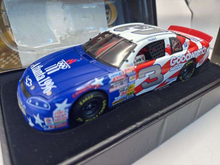 Elite Series 1:24 Action Collectible Car image