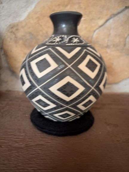 Native American pottery image